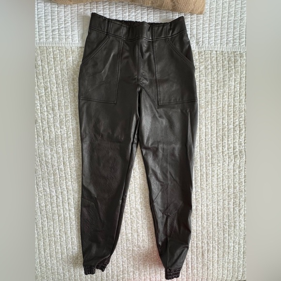 SPANX Luxe Faux Leather Jogger Pant | Black | Size Medium - Picture 5 of 16